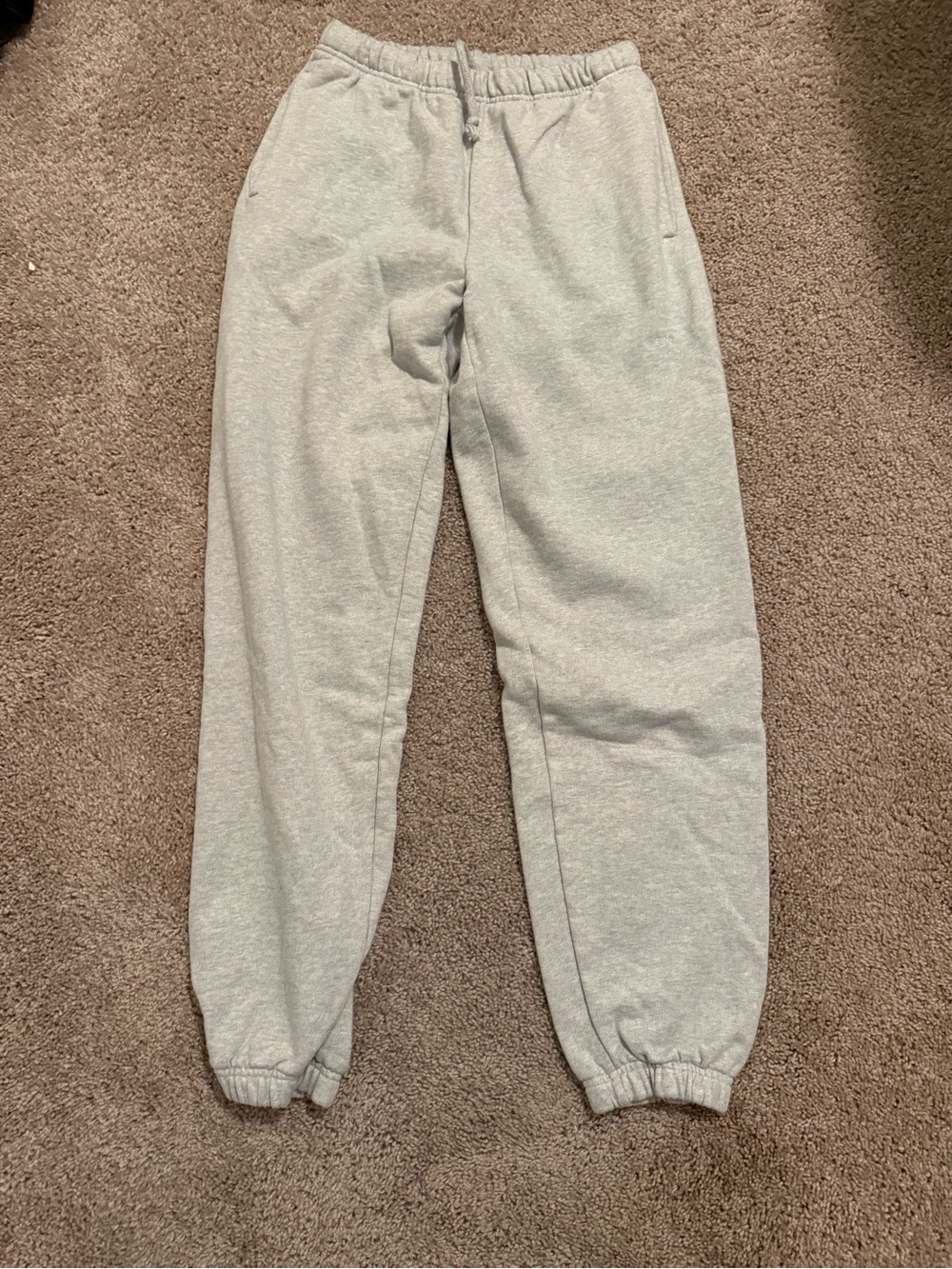 Aritzia grey sweatpants - Picture 4 of 6